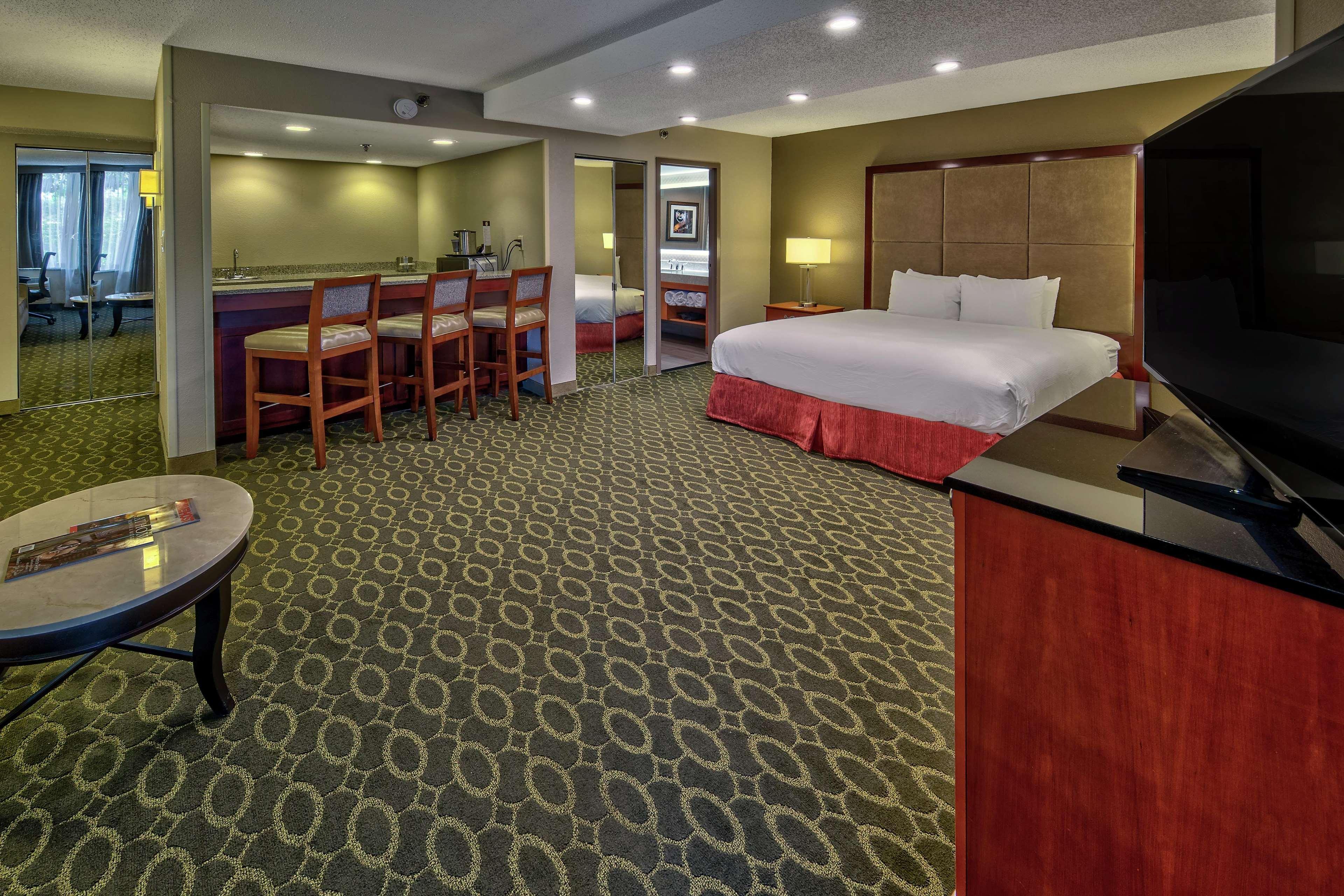 Hotel Doubletree By Hilton Memphis Esterno foto